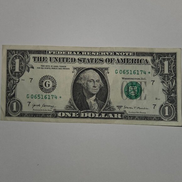 United States RARE $1 Bill Star Note Series 2017A G06516174* (B234) - Picture 2 of 4